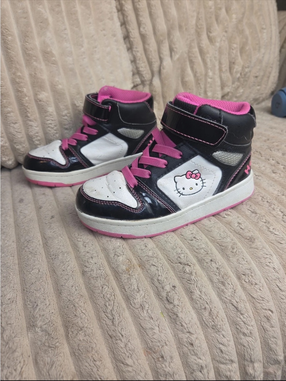 Hello Kitty Girls High Top Sneakers Black Pink White  Shoes Size 12 (Little Kid) - Picture 2 of 10